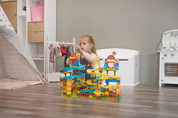 Aike is 3 jaar oud en 1.03 m lang.