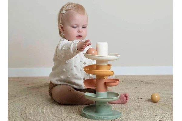 De balletjes vanaf boven naar beneden rollen