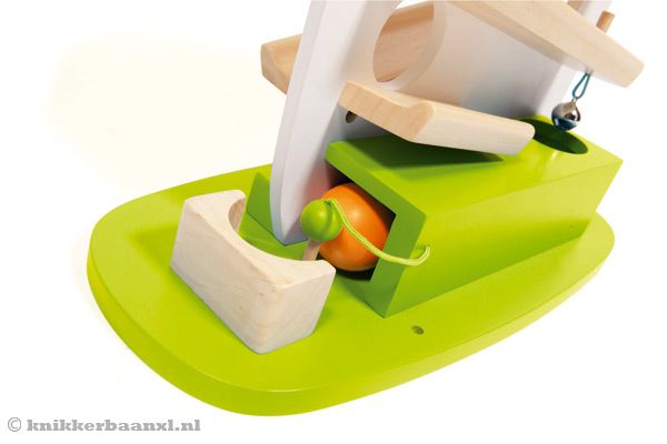 Bergruimte onderin de knikkerbaan.