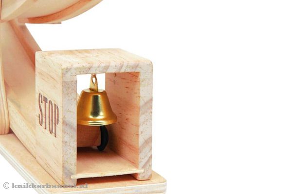 Aan het einde van de rit klinkt een bel.